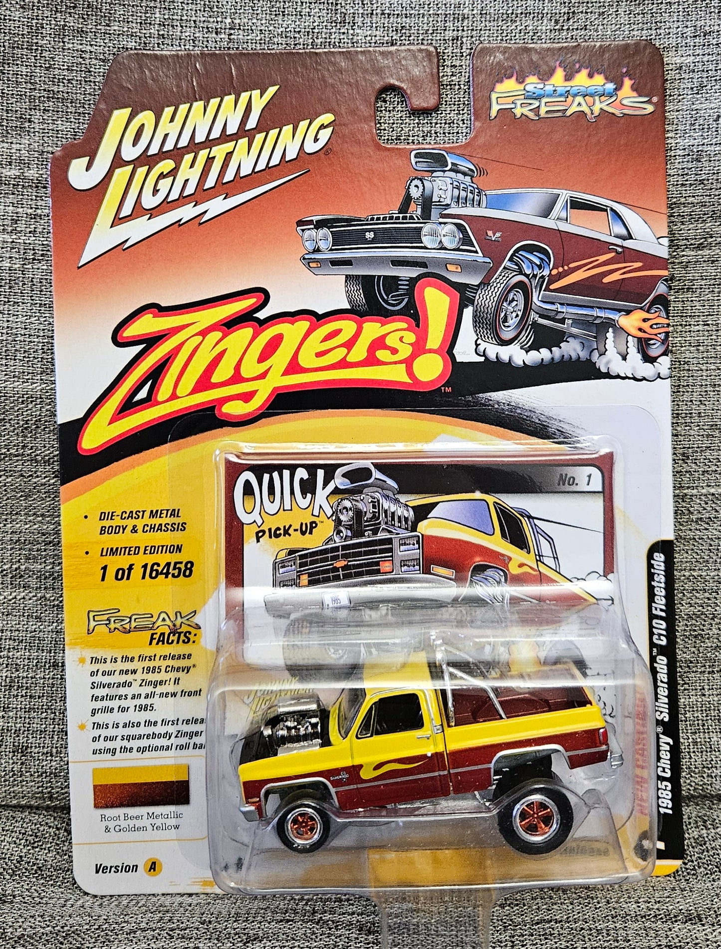 Johnny Lightning 1985 Chevy Silverado C10 Fleetside Zingers!  Version A 1:64