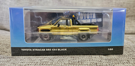 Chase!! GCD DiecastTalk Exclusive 1:64 Toyota 1985 Hilux SR5 Xtracab Black