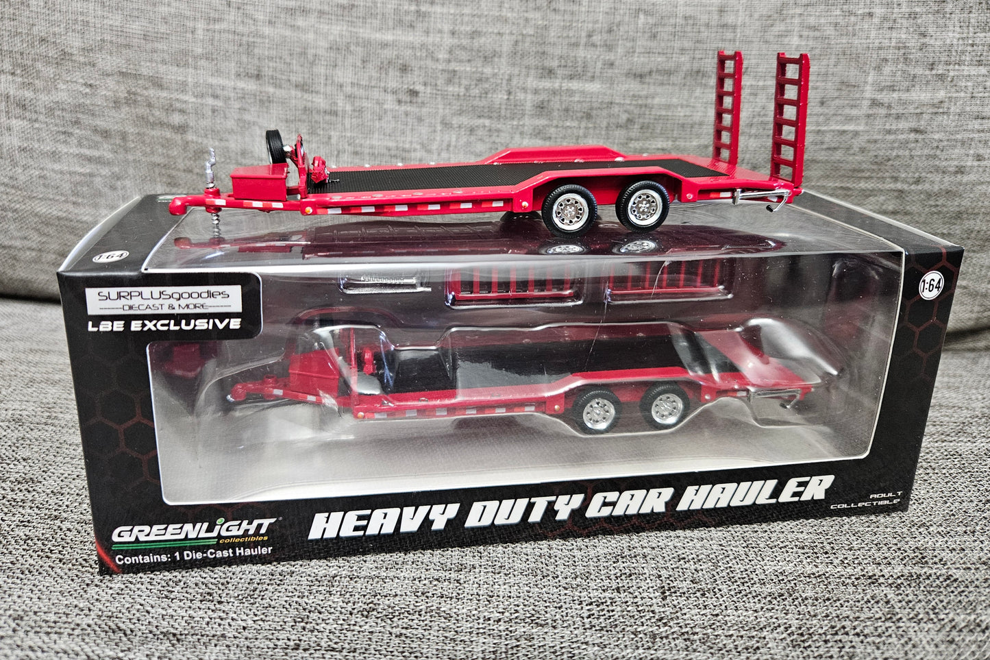 Greenlight 1:64 RED Heavy Duty Trailer Farm Car Flatbed Hauler Tow w/Ramps